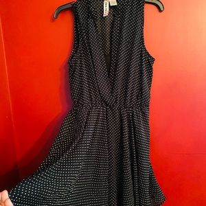 Black and white flowy polka dot sleeveless dress, size Medium